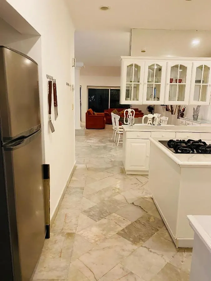 Casa Blanca Zh Kukulkan Mall Cancun Holiday home