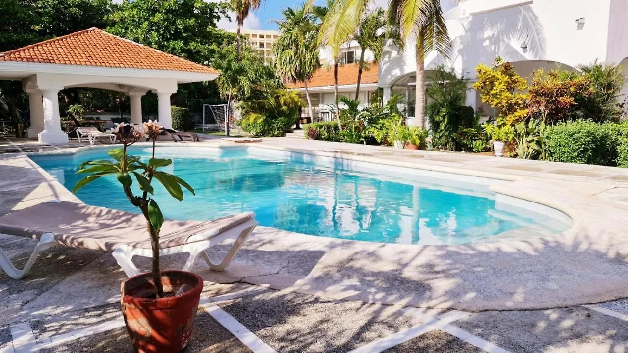Casa Blanca Zh Kukulkan Mall Cancun Holiday home