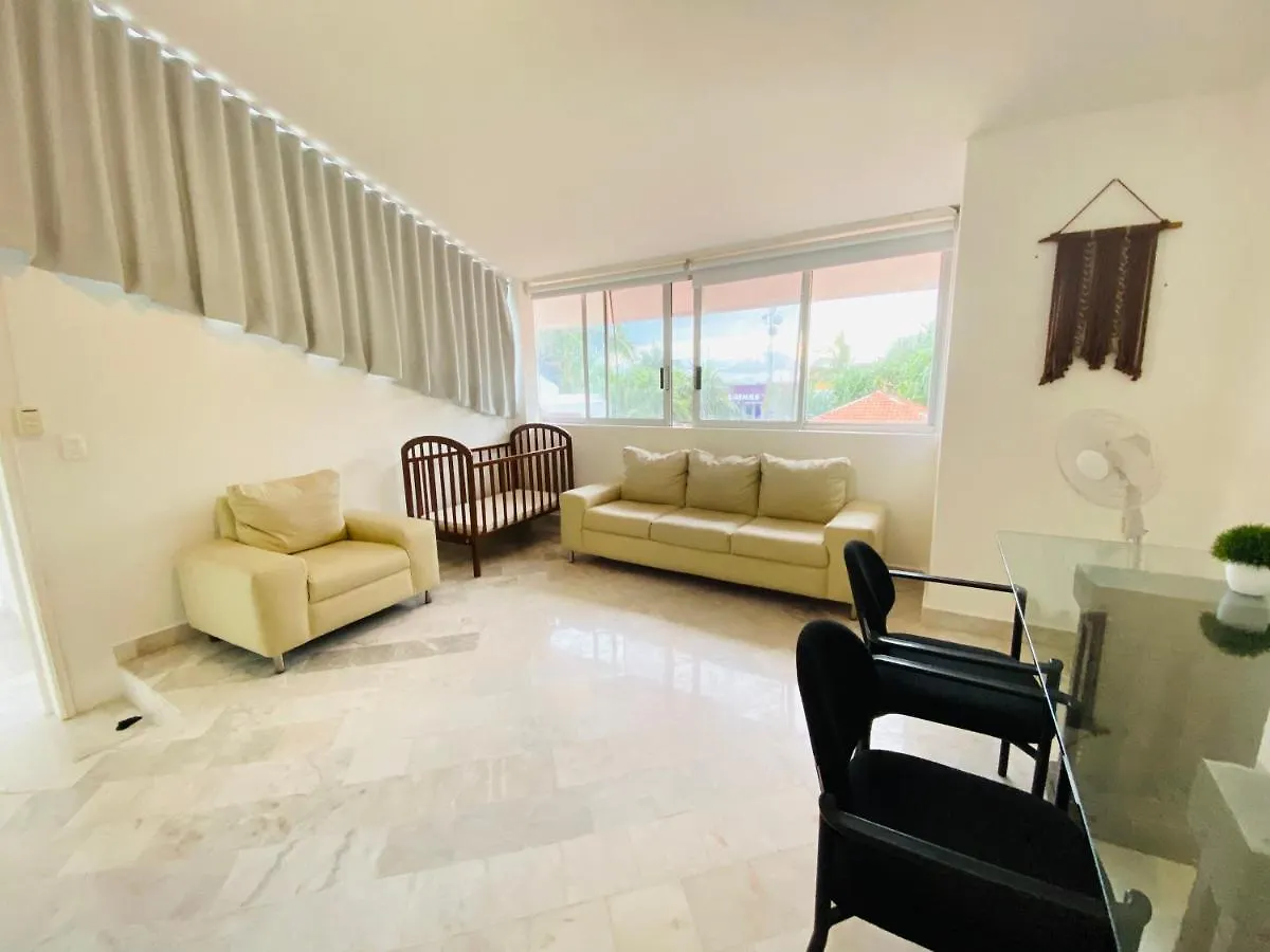 Casa Blanca ZH Kukulkán Mall Cancún 0*,  México